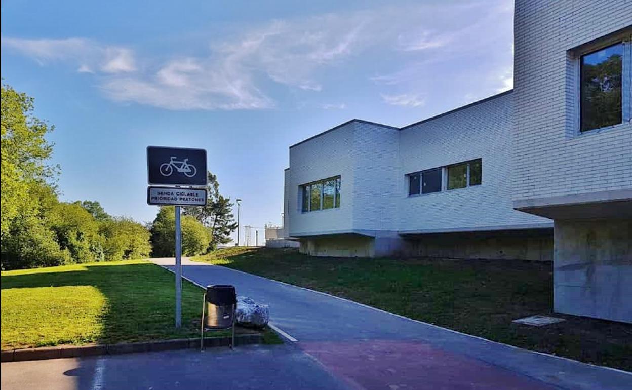 Exterior del nuevo colegio de infantil de Santiago de Cartes.