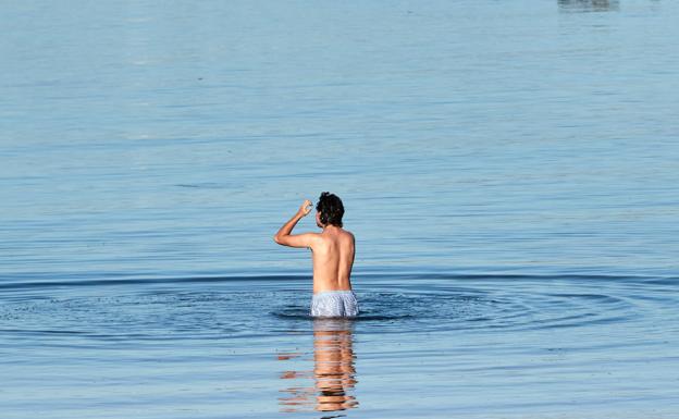 El Gobierno de Cantabria, Costas y los ayuntamientos se reúnen para marcar las normas del uso de las playas