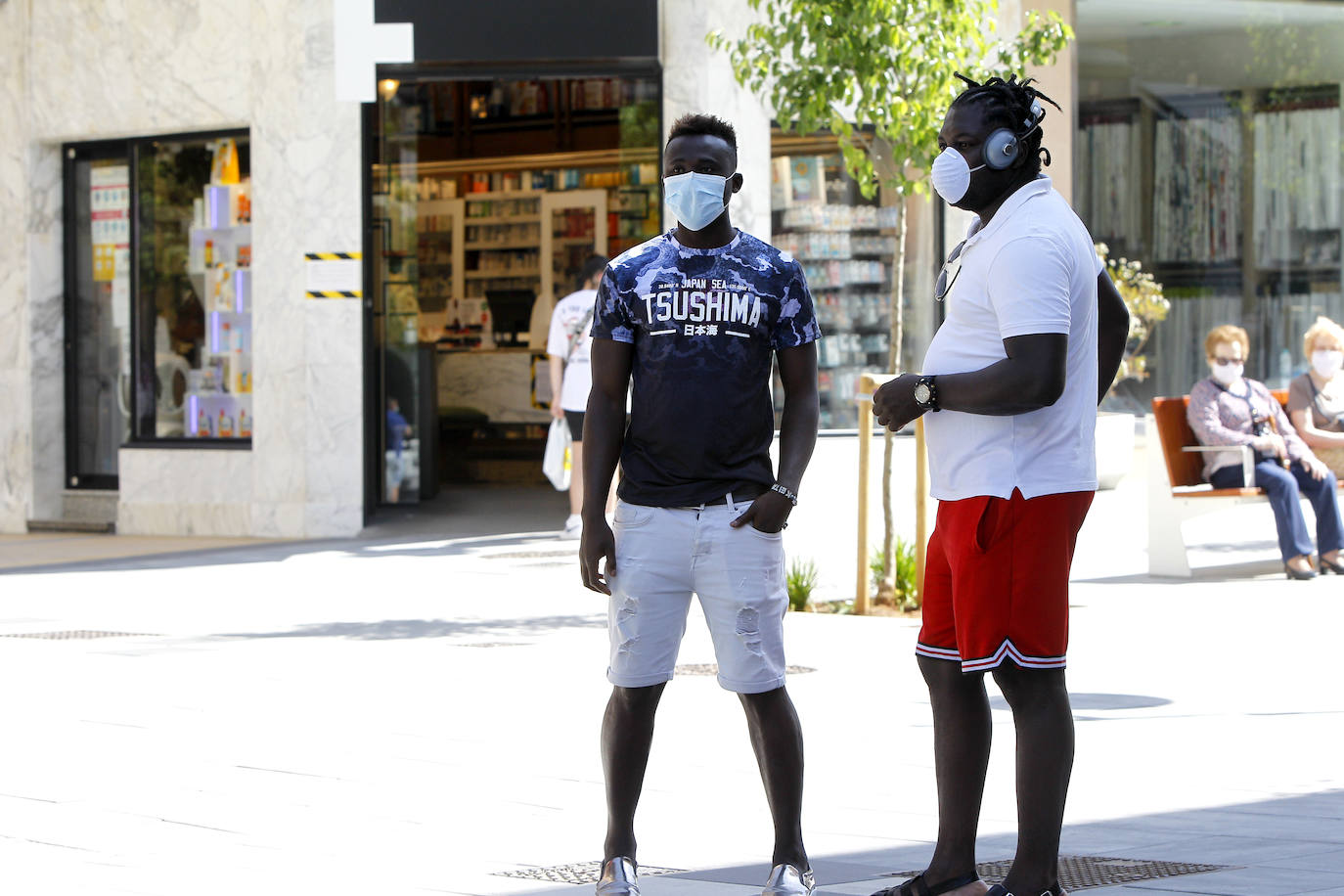 Fotos: Todos con mascarillas en el primer dia de uso obligado