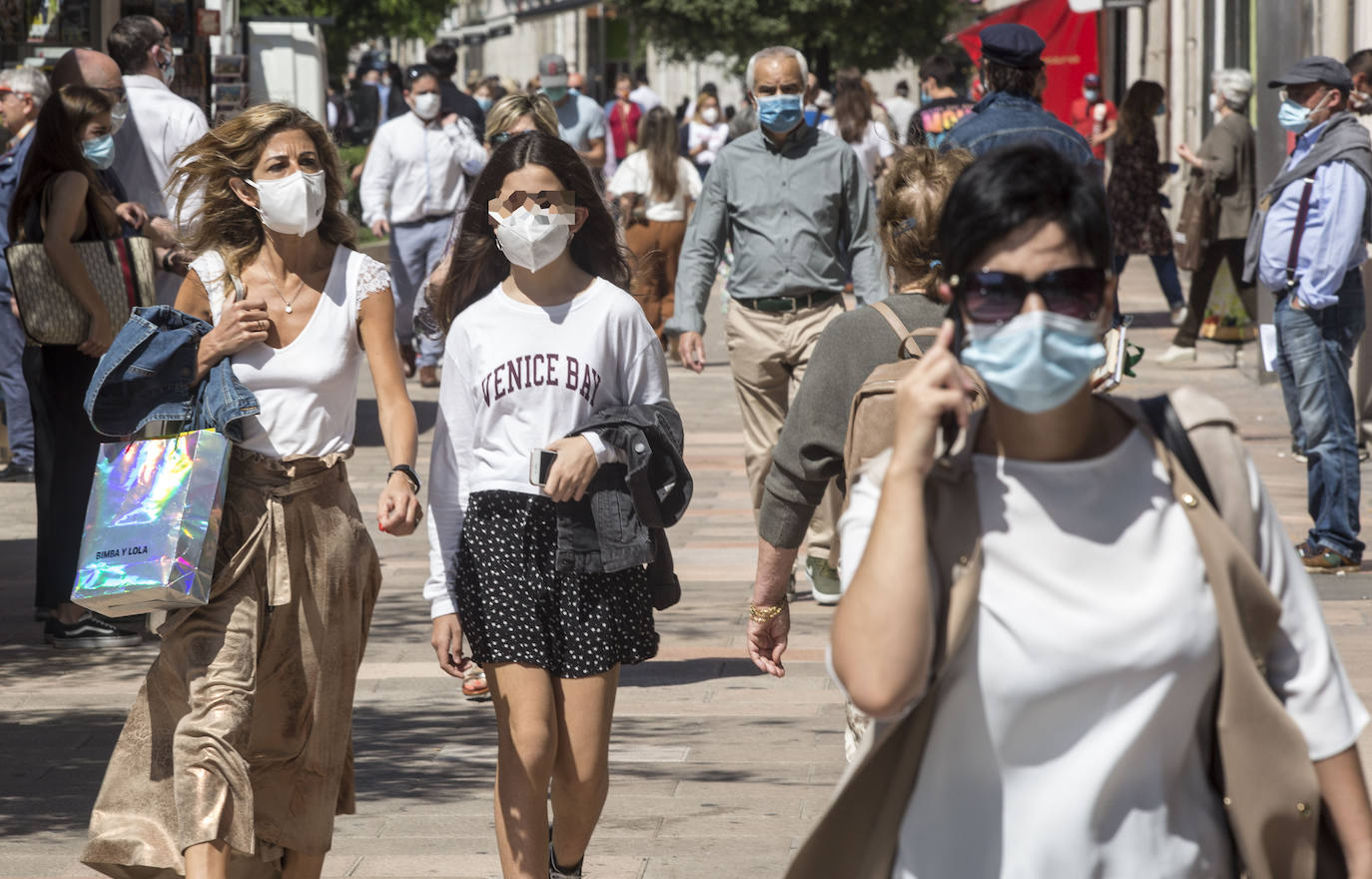 Fotos: Todos con mascarillas en el primer dia de uso obligado