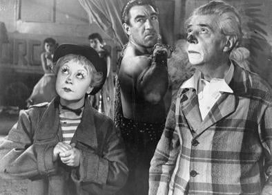 Imagen secundaria 1 - La actriz Giulietta Masina en 'Las noches de Cabiria', 'La Strada' y junto a su marido, el director Federico Fellini.