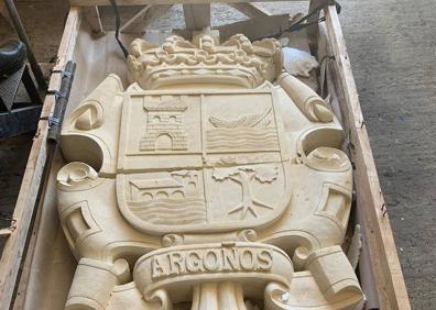 Imagen secundaria 1 - Escudo municipal y garzas