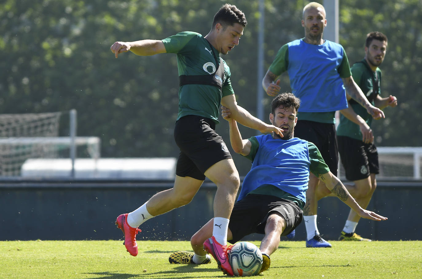 Fotos: Entrenamiento del Racing para preparar su vuelta a la competición