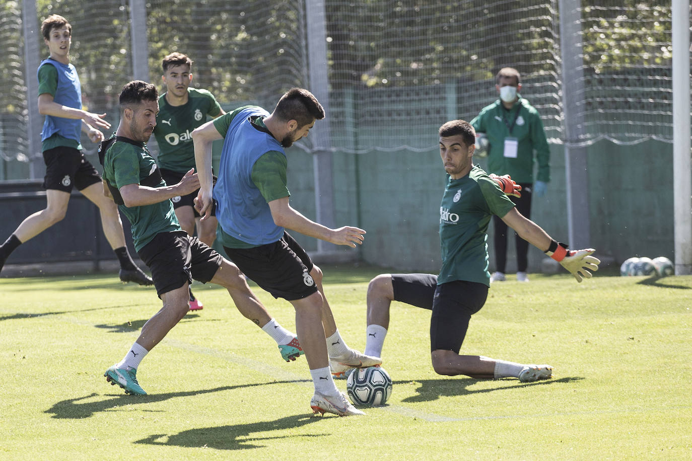 Fotos: Entrenamiento del Racing para preparar su vuelta a la competición