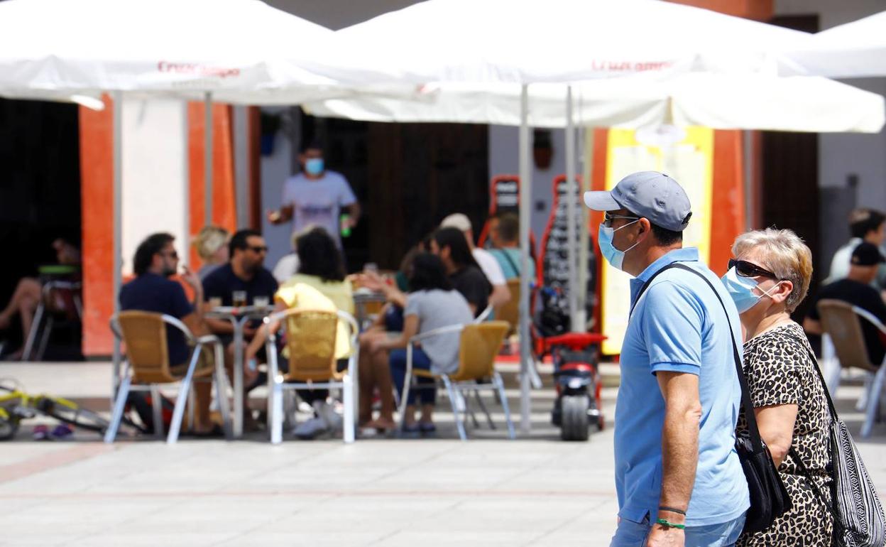 Las terrazasa están llenas en Córdoba con el desconfinamiento y la vida social se recupera.