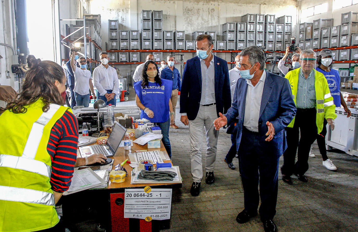 Fotos: 7.000 kilos de comida para el Banco de Alimentos de Canabria