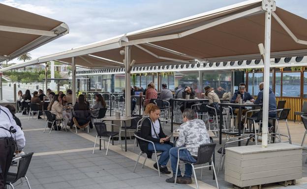 Terraza del Maremondo, en El Sardinero, muy concurrida desde su apertura.