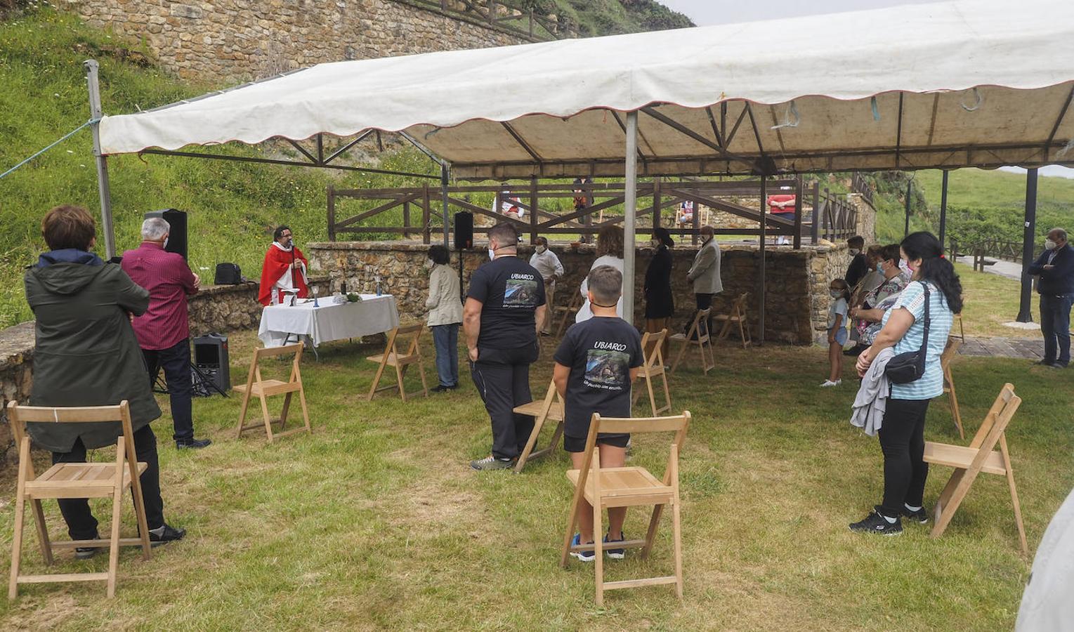 Fotos: Misa bajo la carpa en Ubiarco por Santa Justa