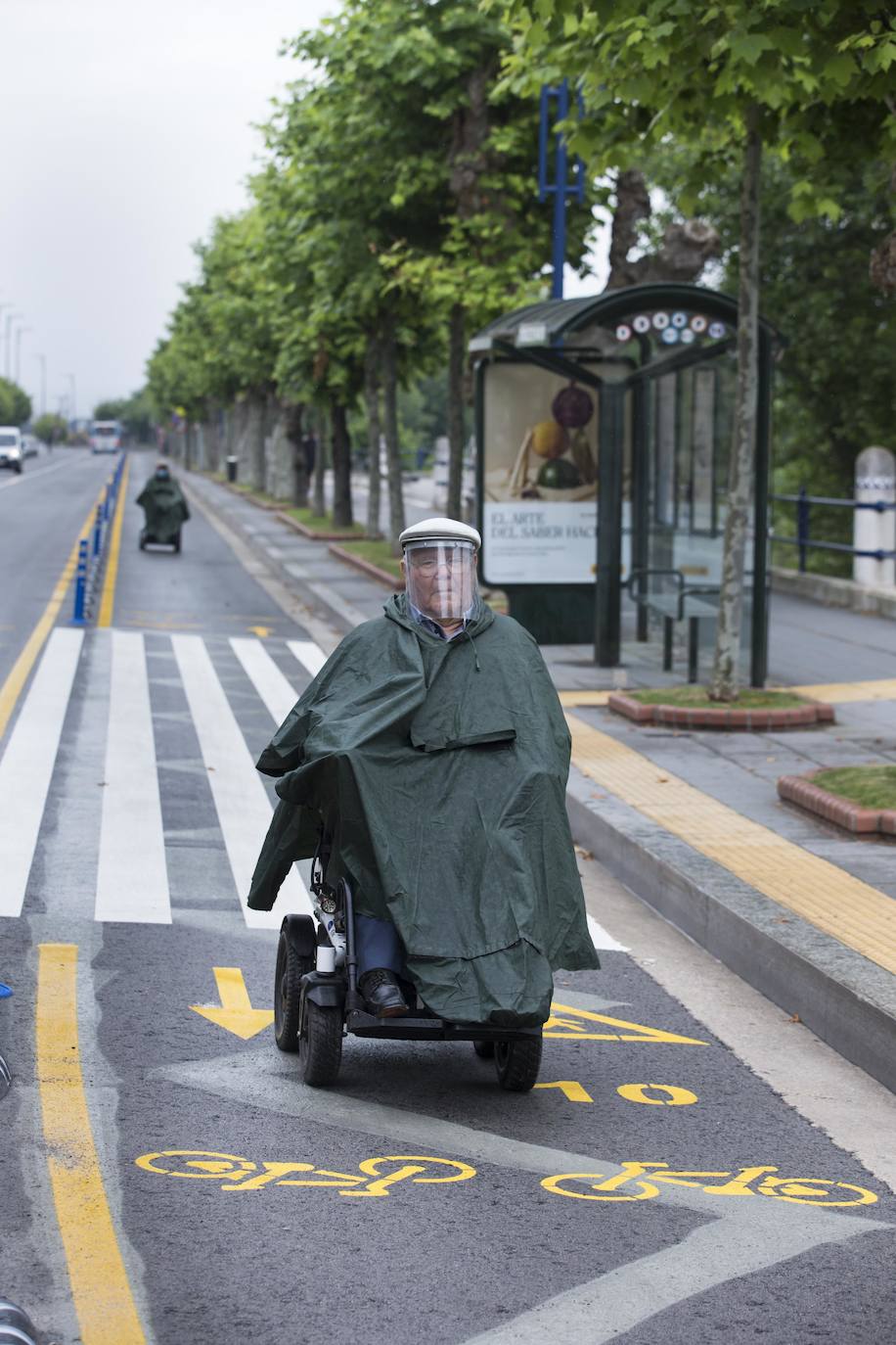 Fotos: Un carril bici lleno de obstáculos