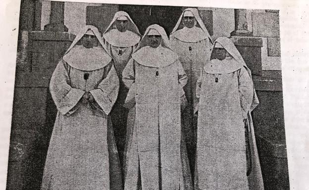 Año 1946. Las primeras cinco monjas que llegaron al barrio traídas por Herrera Oria.