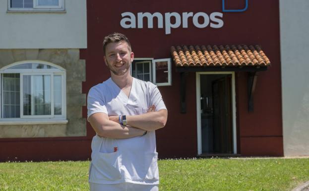 Javier Espinosa, técnico de apoyo en Ampros. 