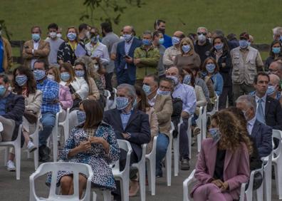 Imagen secundaria 1 - Revilla alaba la idea «genial» de Hormaechea en el treinta aniversario de Cabárceno