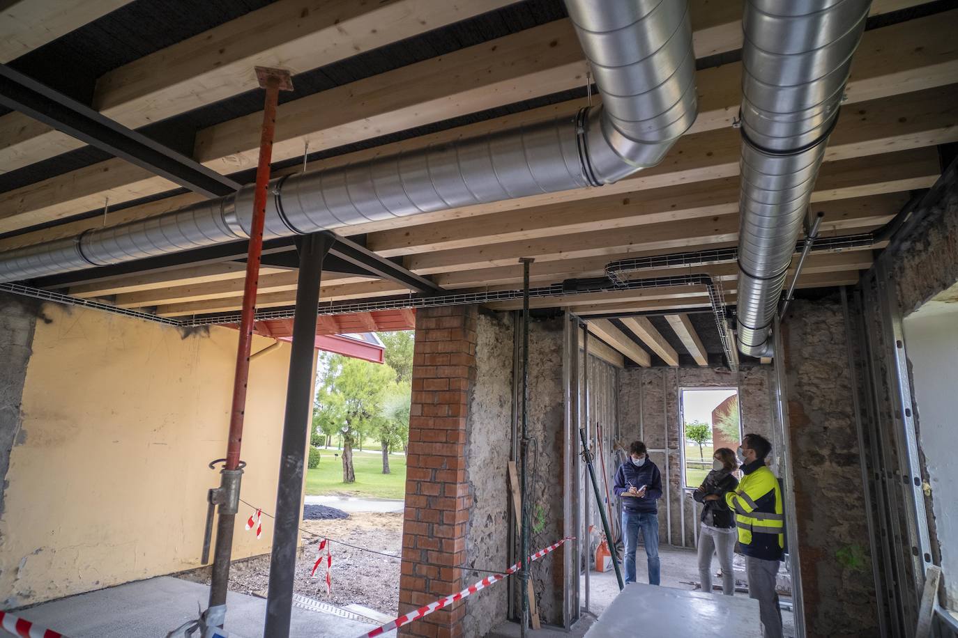 Los trabajos en el gran edificio de la península de La Magdalena estarán acabados «para mediados de julio»
