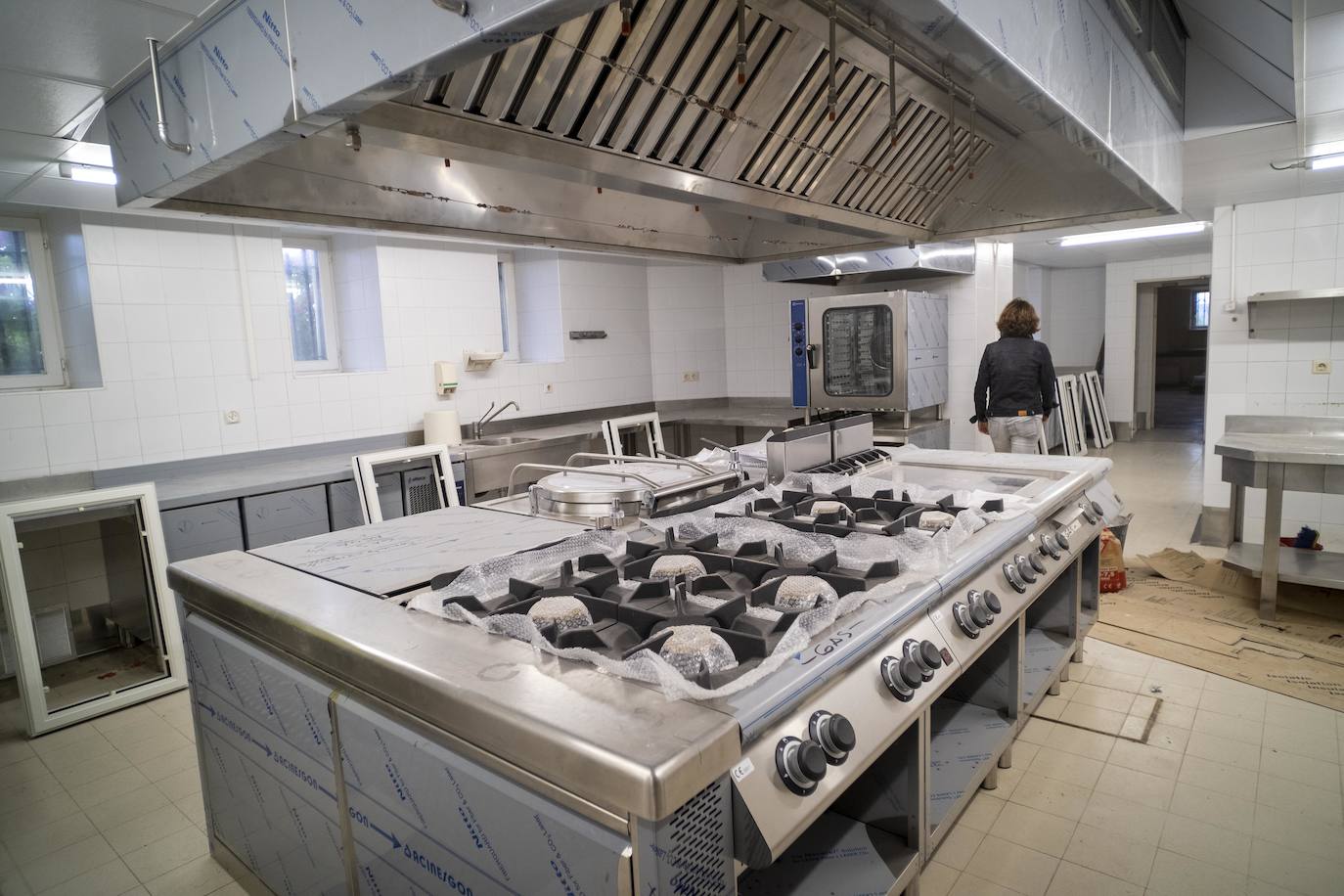 Los trabajos en el gran edificio de la península de La Magdalena estarán acabados «para mediados de julio»