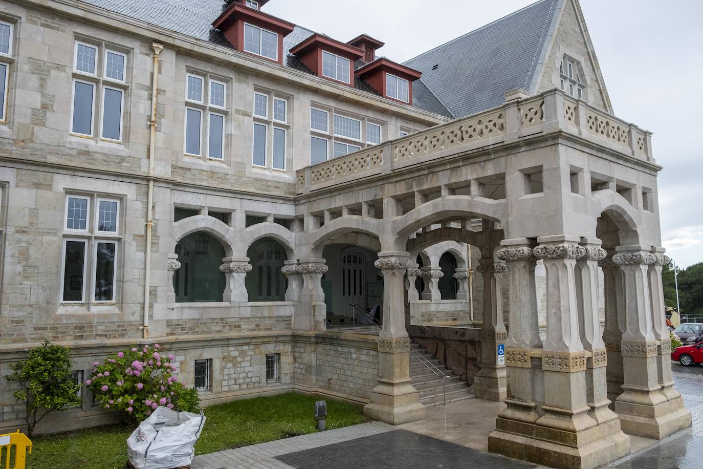 Los trabajos en el gran edificio de la península de La Magdalena estarán acabados «para mediados de julio»