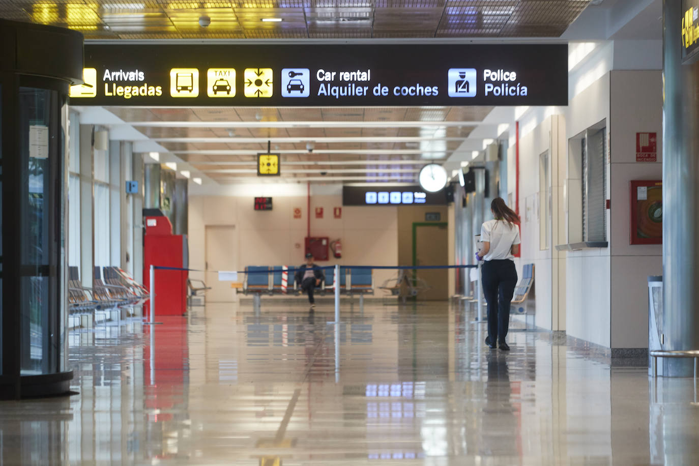 Fotos: El aeropuerto Seve Ballesteros se prepara para su reapertura