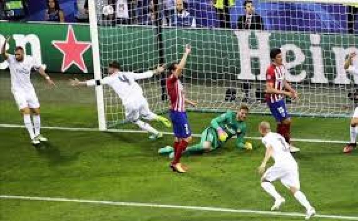 Sergio Ramos, tras marcar el decisivo gol que forzó la prórroga en la final de la Champions en 2014. 