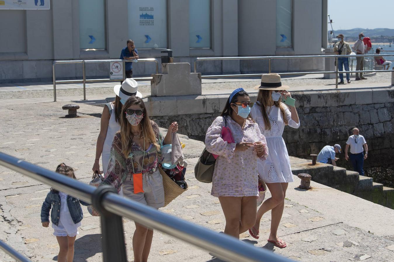 El buen tiempo animó a santanderinos y visitantes en el primer sábado fuera del estado de alarma.