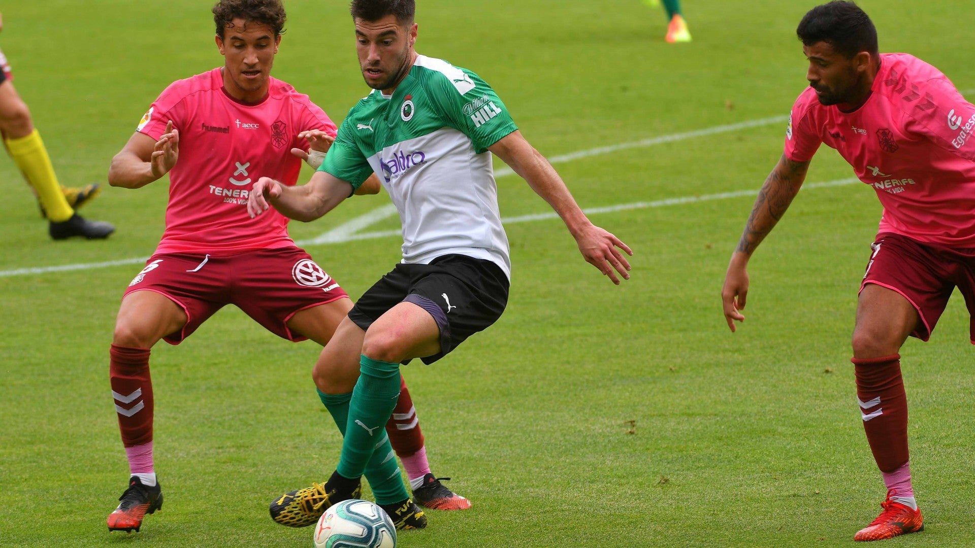 Jon Ander, durante el partido ante el Tenerife.