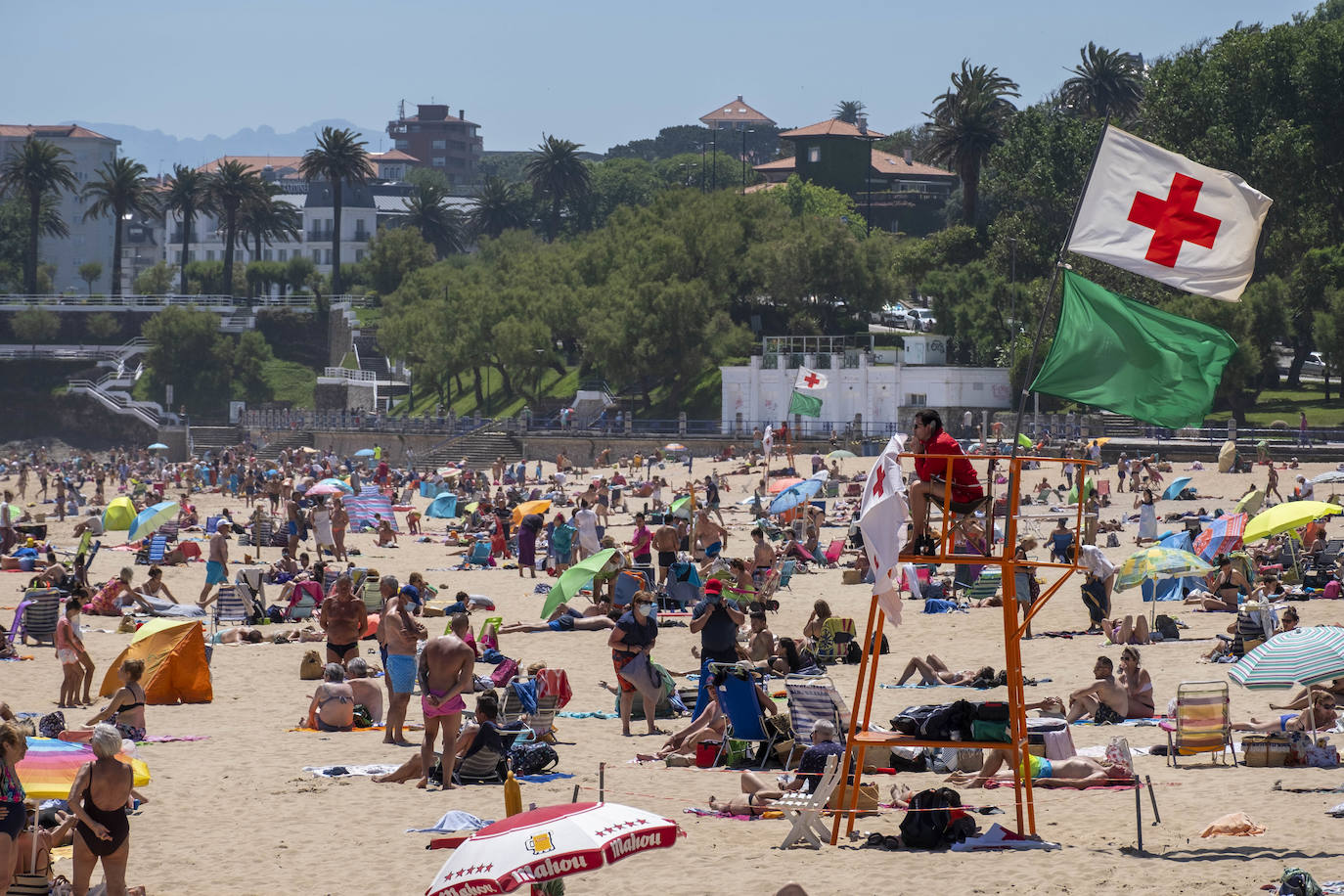 Fotos: El uso se la mascarilla se relaja