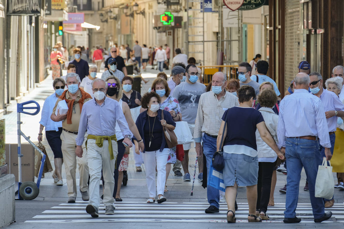 Fotos: El uso se la mascarilla se relaja