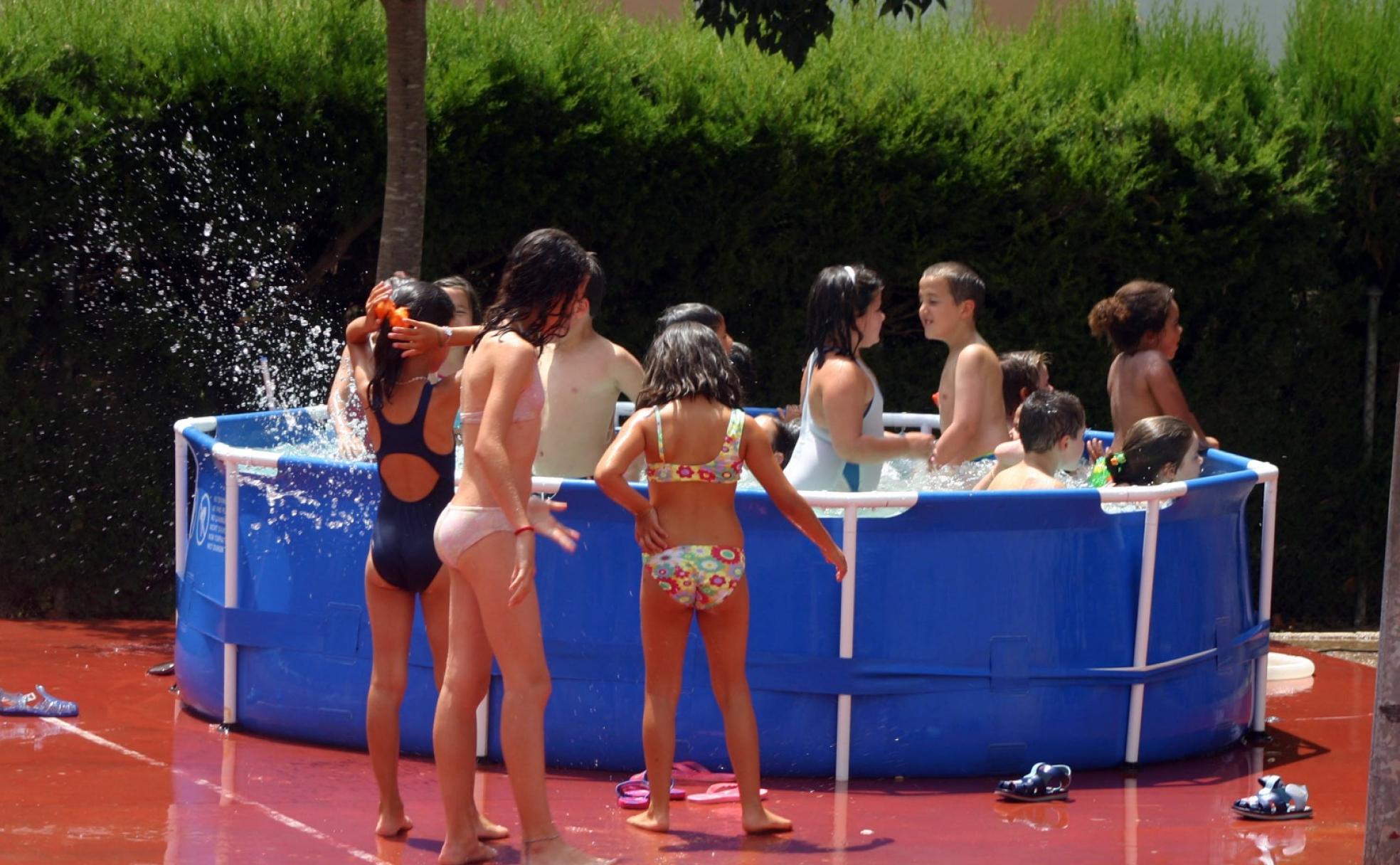 «No nos quedan piscinas desmontables para vender en Cantabria»