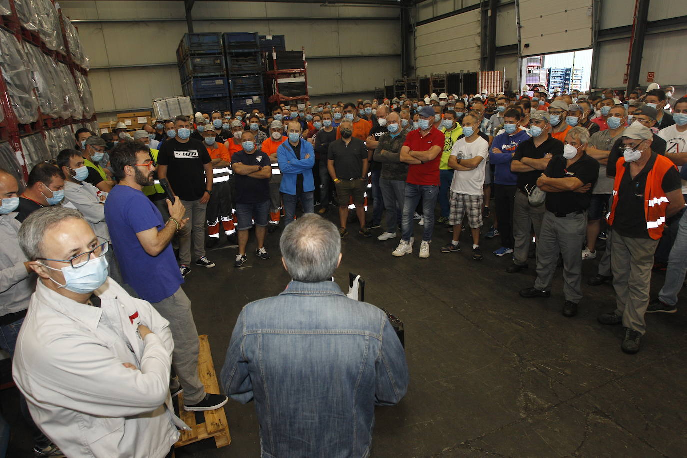 Nissan y los sindicatos cierran un preacuerdo que asegura la viabilidad de la planta.