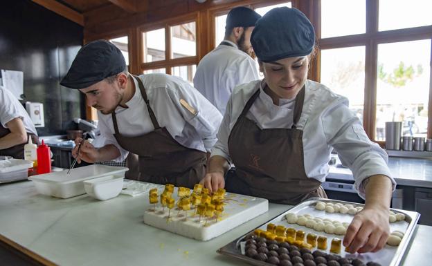 Trabajo en la partida de pastelería.