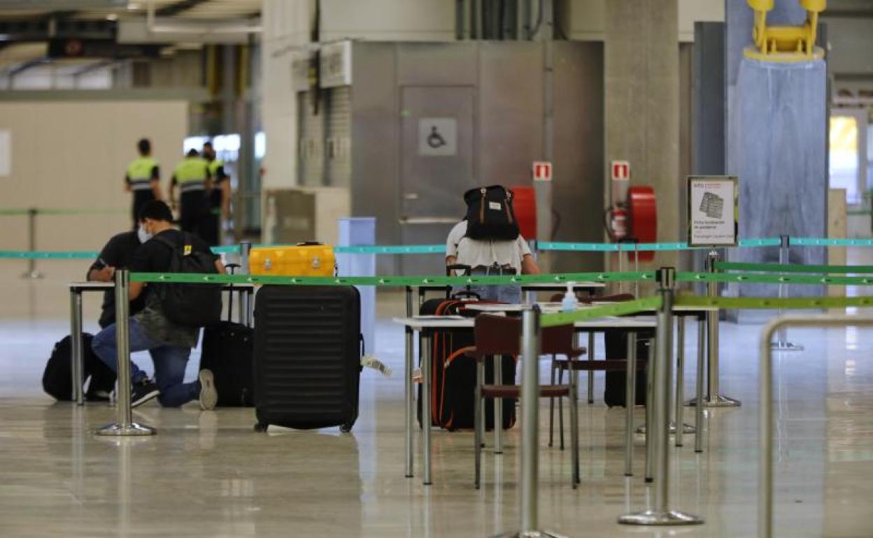 Control en el aeropuerto de Barajas. 