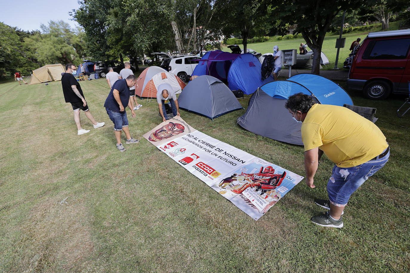 El grueso de la comitiva llegó en la tarde al camping de Comillas, mientras que otra parte de los protestantes se alojaron en zonas próximas a Los Corrales