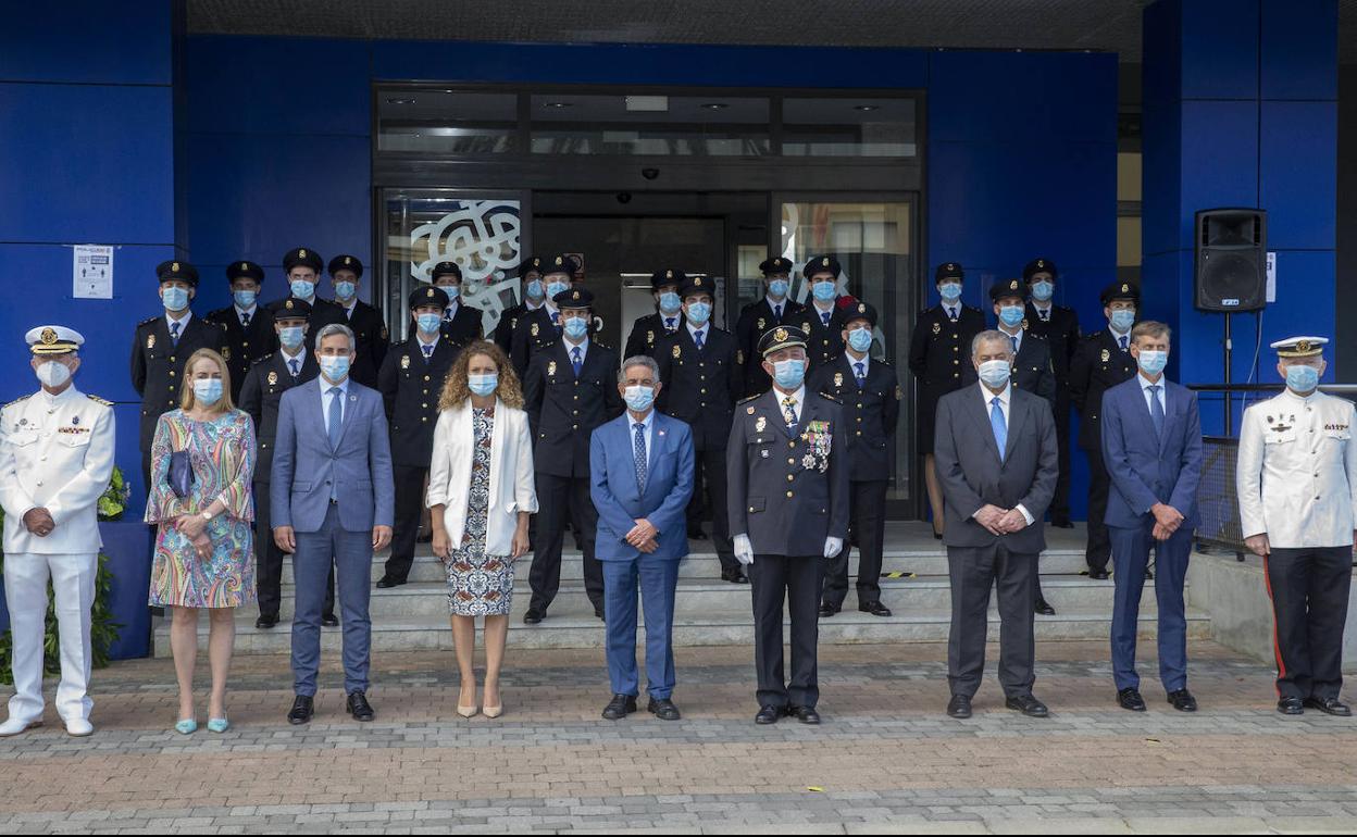 Diecinueve policías nacionales juran su cargo en Cantabria