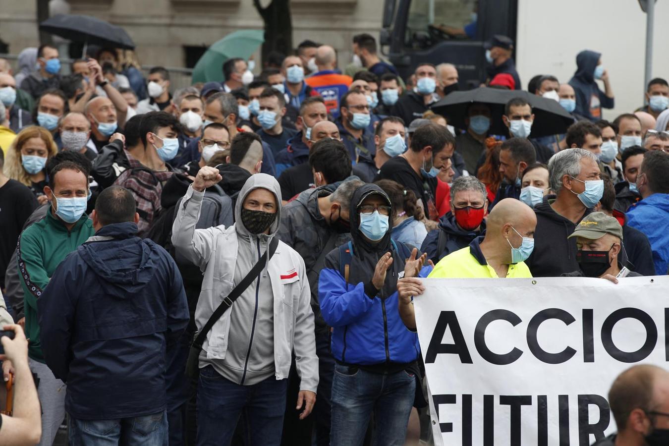 Fotos: Los trabajadores de Nissan Barcelona se manifiestan en Santander