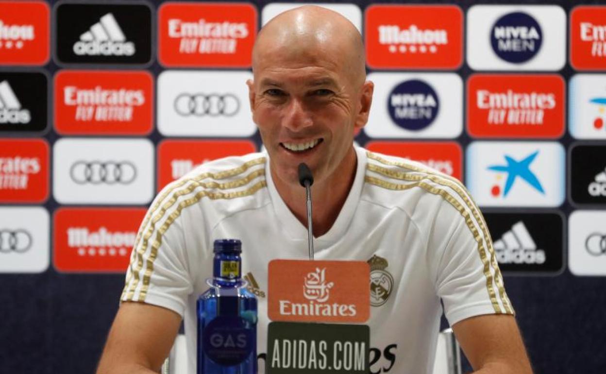 Zinedine Zidane, entrenador del Real Madrid, comparece en conferencia de prensa. 