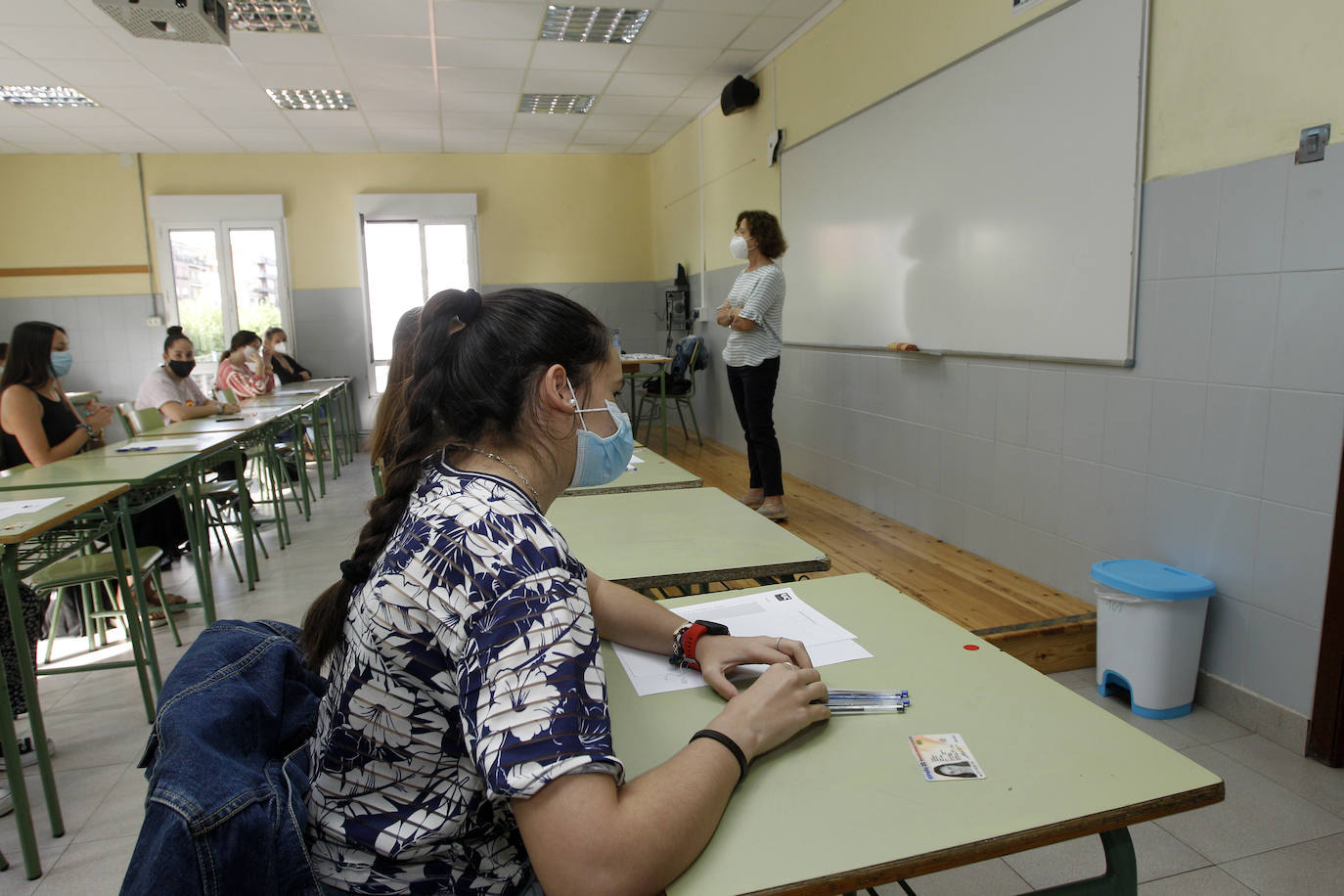 Fotos: Tres mil estudiantes se presentan a la EBAU en Cantabria