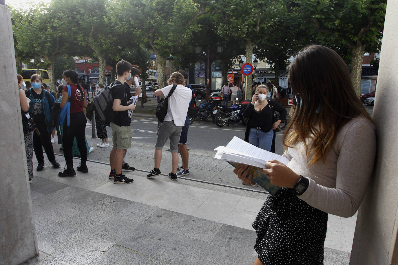 Fotos: Tres mil estudiantes se presentan a la EBAU en Cantabria