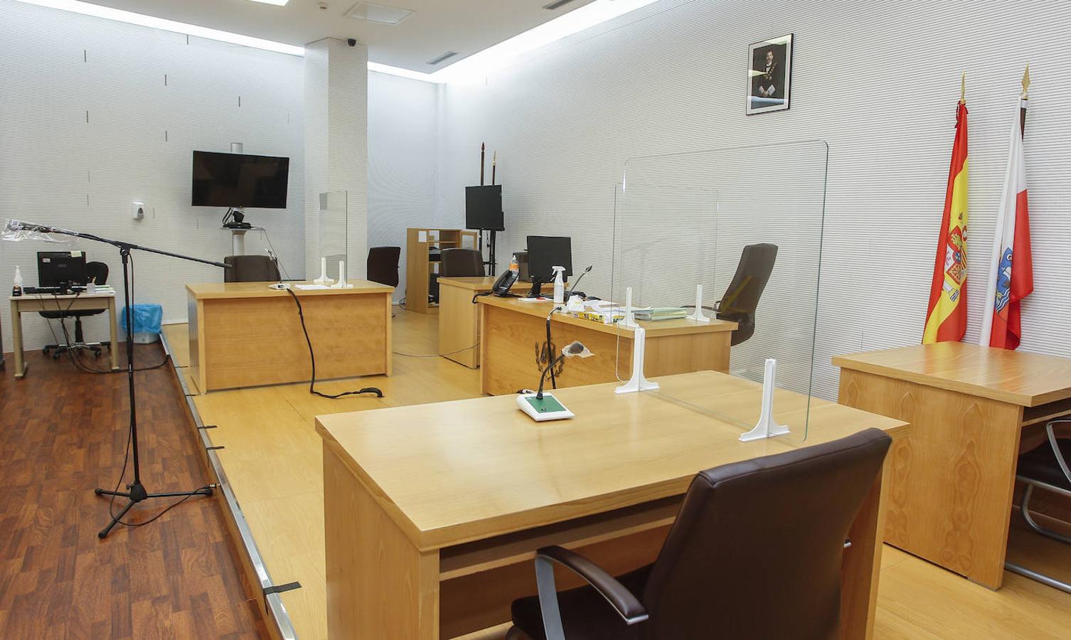 La consejera de Justicia y el presidente del TSJC visitan la sede judicial de Torrelavega.