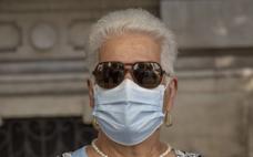 «Deberían multar a los que la llevan en el cuello y la oreja»