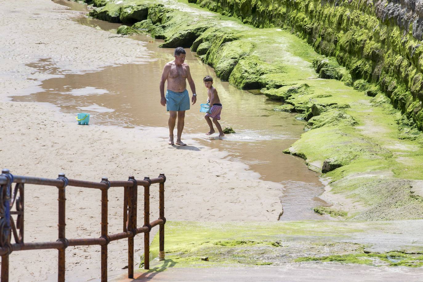 Fotos: Las playas de Santander: sin arena, peligrosas y en riesgo de desaparición