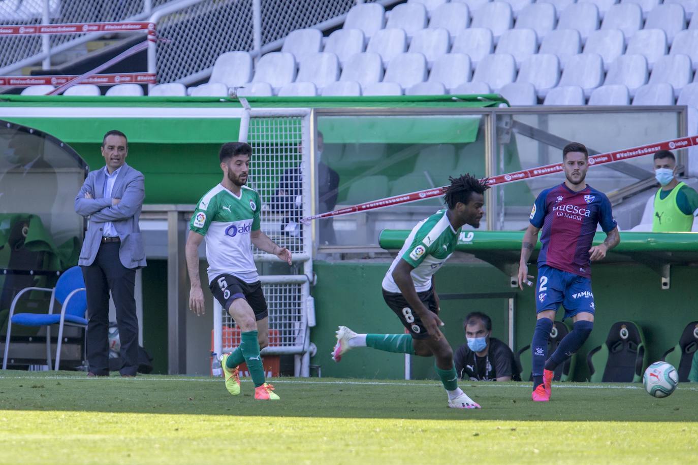 El descendido Racing, muy serio, logra la primera victoria tras el confinamiento ante un poderoso Huesca que lucha por el ascenso