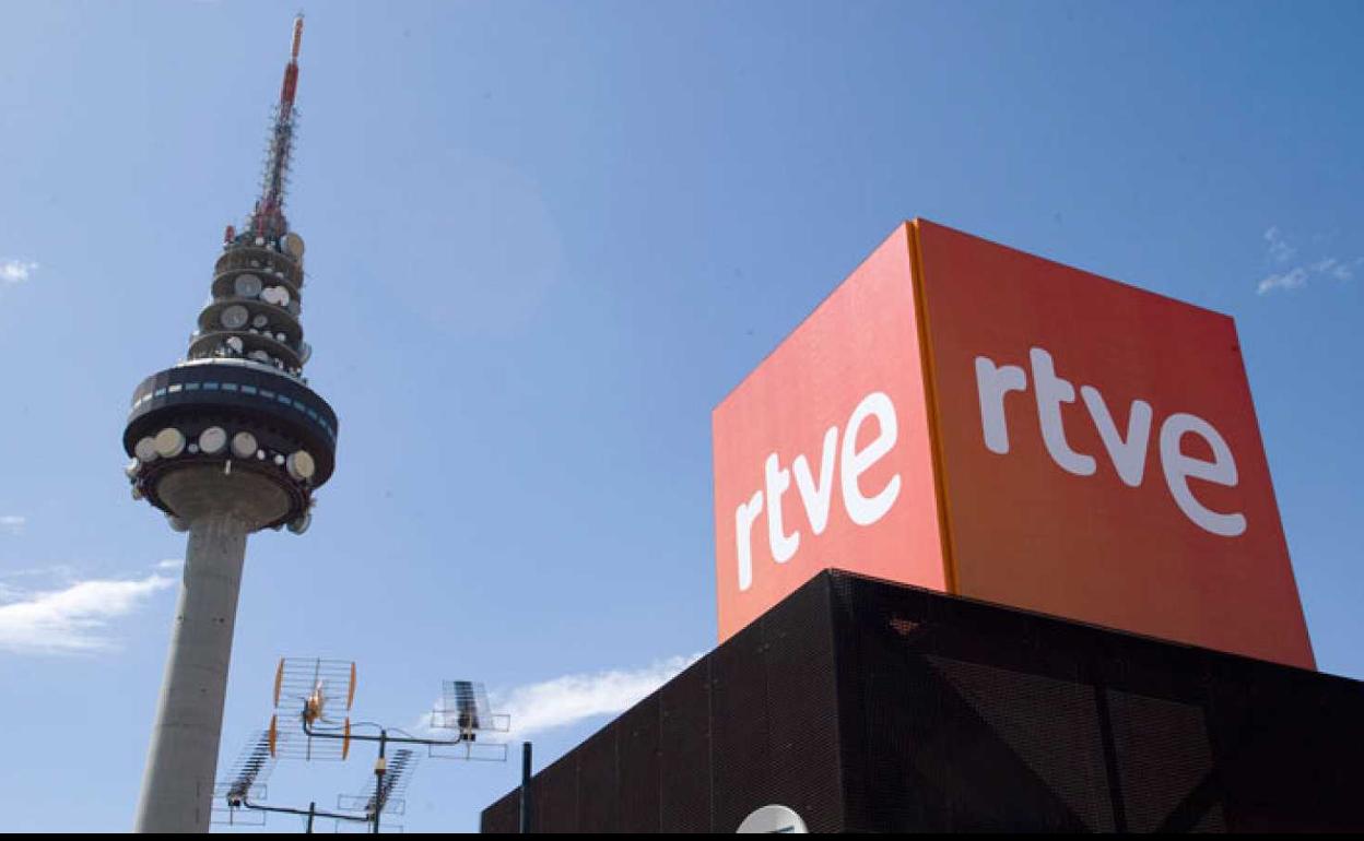 La redacción de RTVE, junto al pirulí.