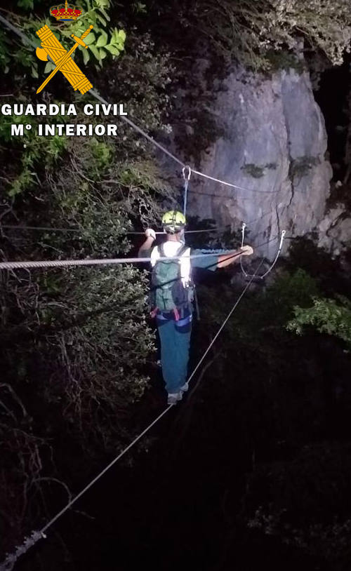 Fotos: Las imágenes del rescate en la vía ferrata de La Hermida