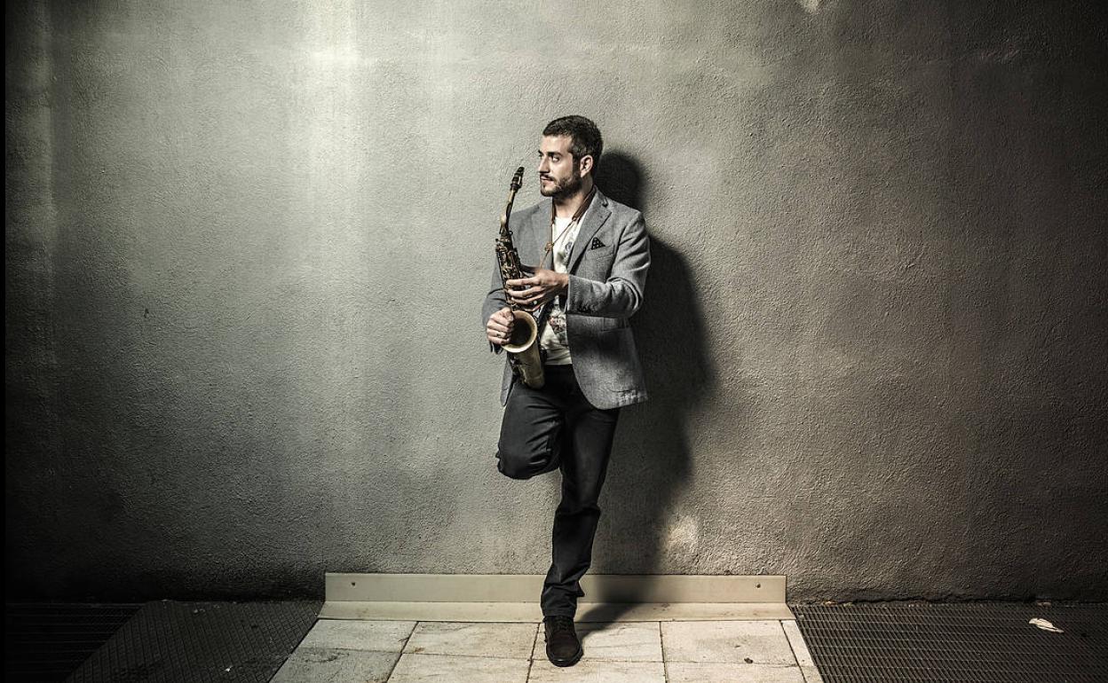 El saxofonista Francesco Cafiso, integrante de Charlie Parker Legacy Band.