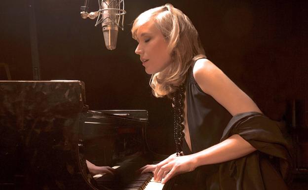 La pianista y cantante australiana Sarah Mckenzie.