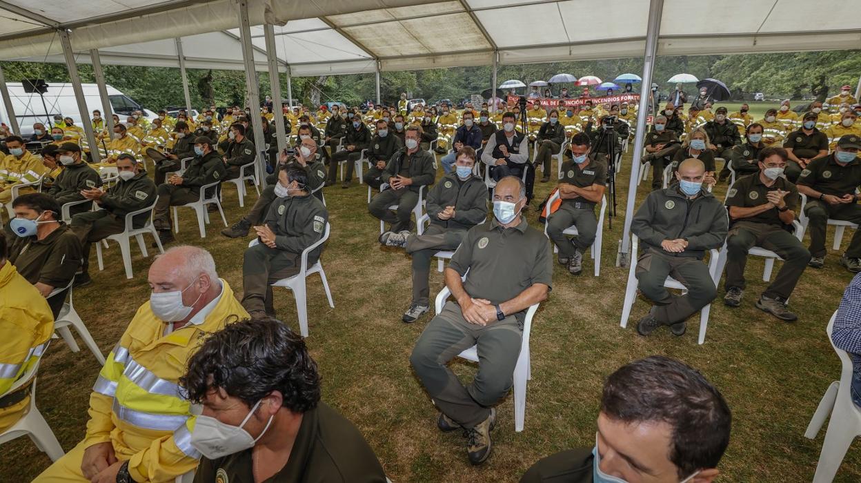 Los agentes del Medio Natural y los operarios de Montes fueron homenajeados en un acto celebrado en la Campa de Ucieda. 