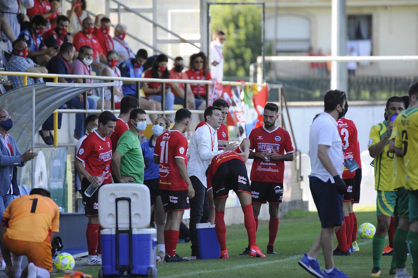 Fotos: Las mejores imágenes del Laredo-Tropezón