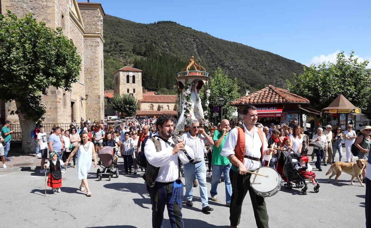Procesión, el año pasado, en Potes.
