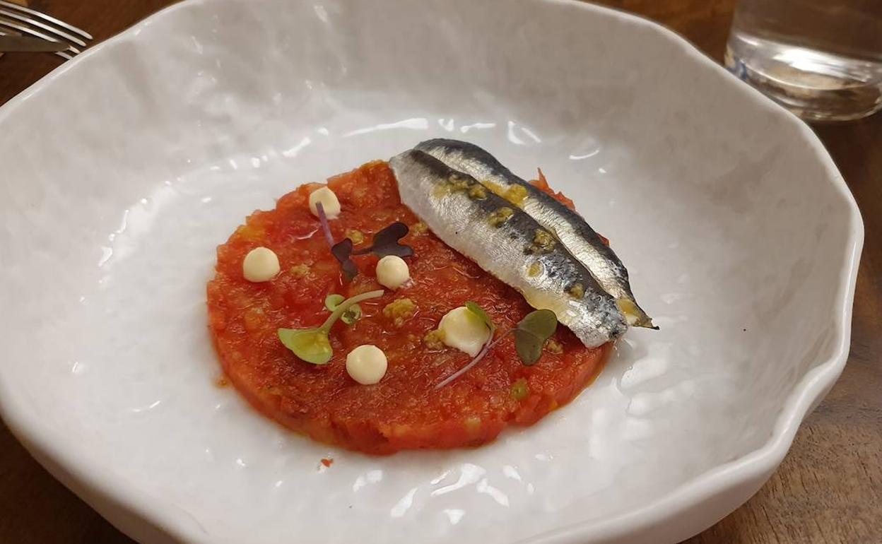 Tartar de tomate y sardina de Raff. 