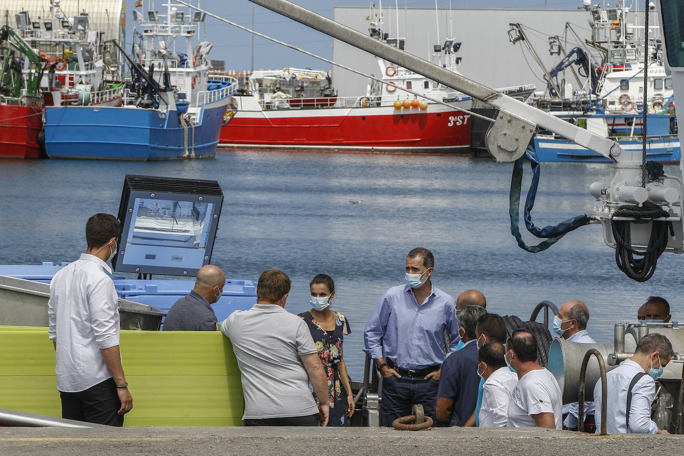 Fotos: Felipe y Letizia, entre rederas y anchoas en Santoña