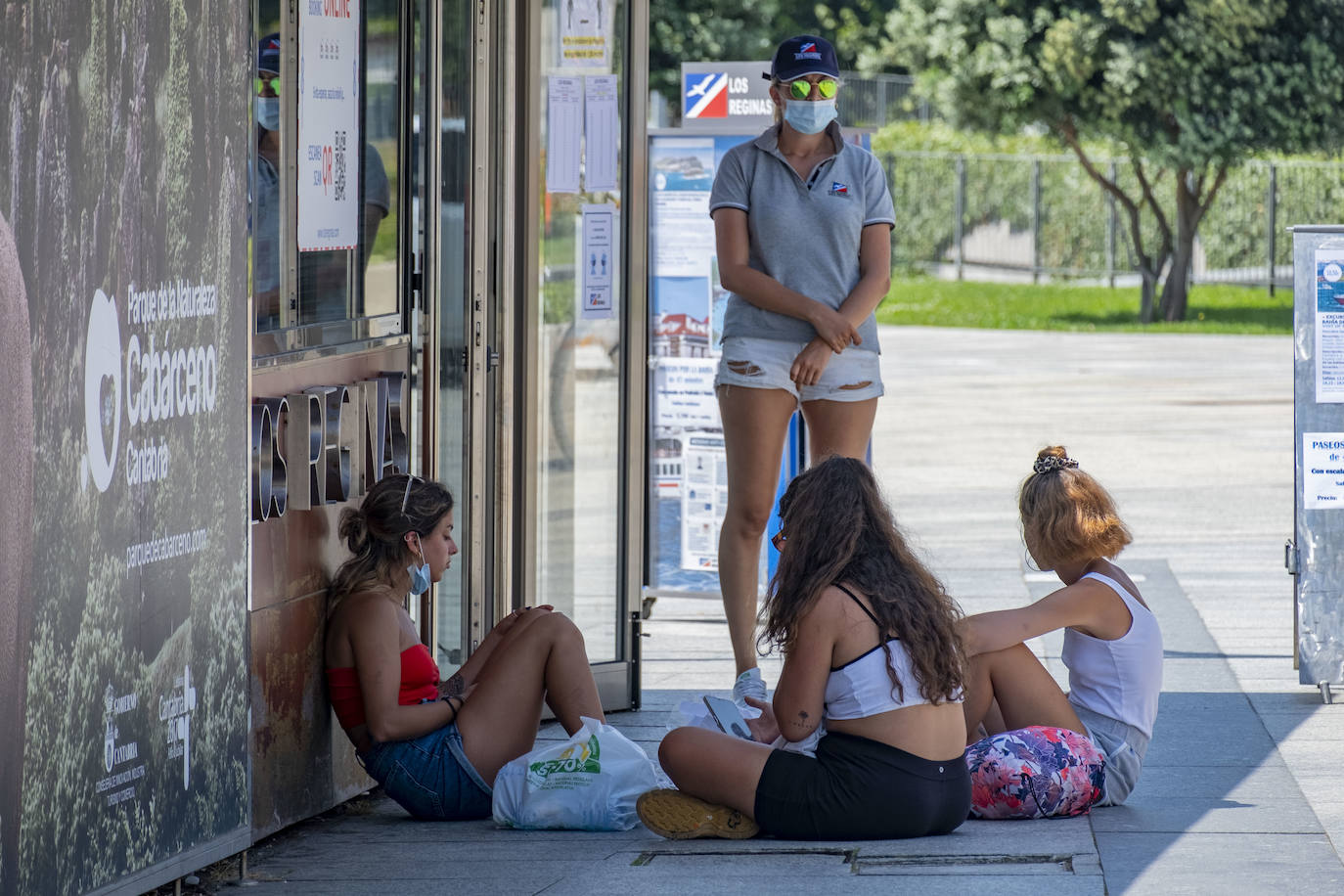 La capital alcanza su récord de calor de este verano con muchos arenales al máximo de ocupación, mientras el sur y el interior de la región sobrepasa los 30 grados 