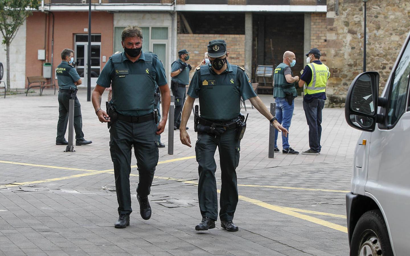 Fotos: Diez detenidos en una operación de la Guardia Civil en Cartes